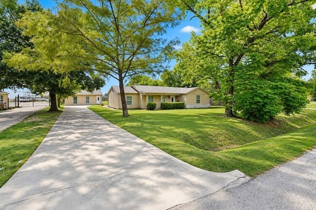 Building Photo - 6010 Cypress St