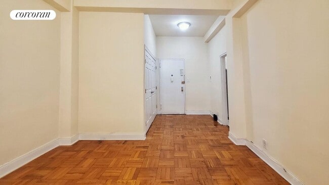 Building Photo - 401 W 56th St