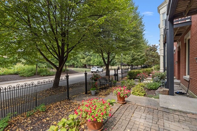 Building Photo - St Charles Area Townhouse