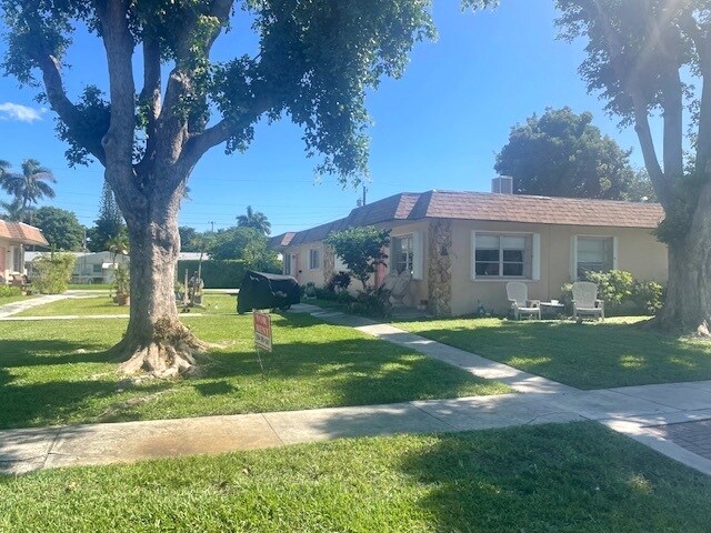 Foto del edificio - 106 NE 1st Ct