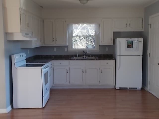Building Photo - 805 Belle Dr