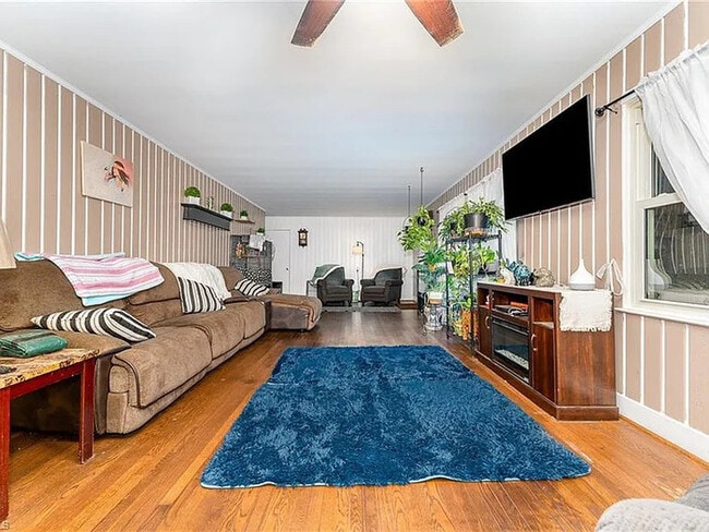 Photo - 2800 Loch Dr House