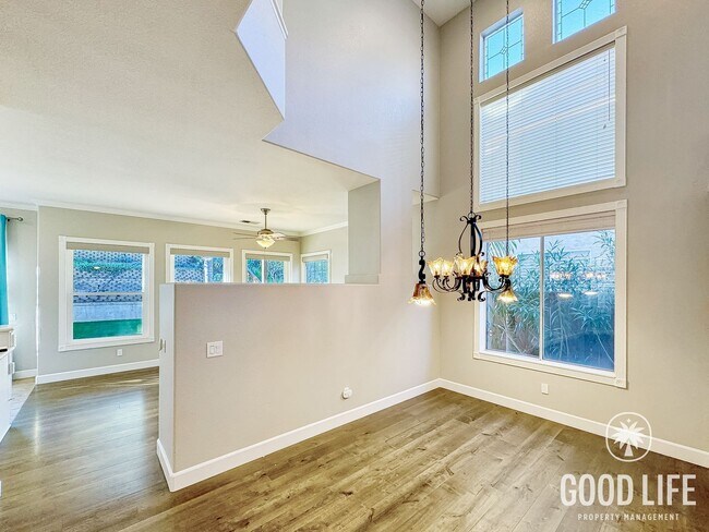 Foto del edificio - Stunning 5B/3.5BA House in Scripps Ranch!
