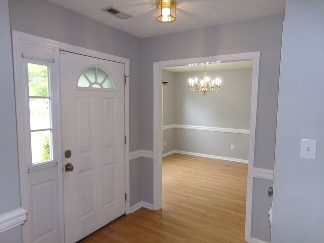 Building Photo - 711 Barney Fones Dr
