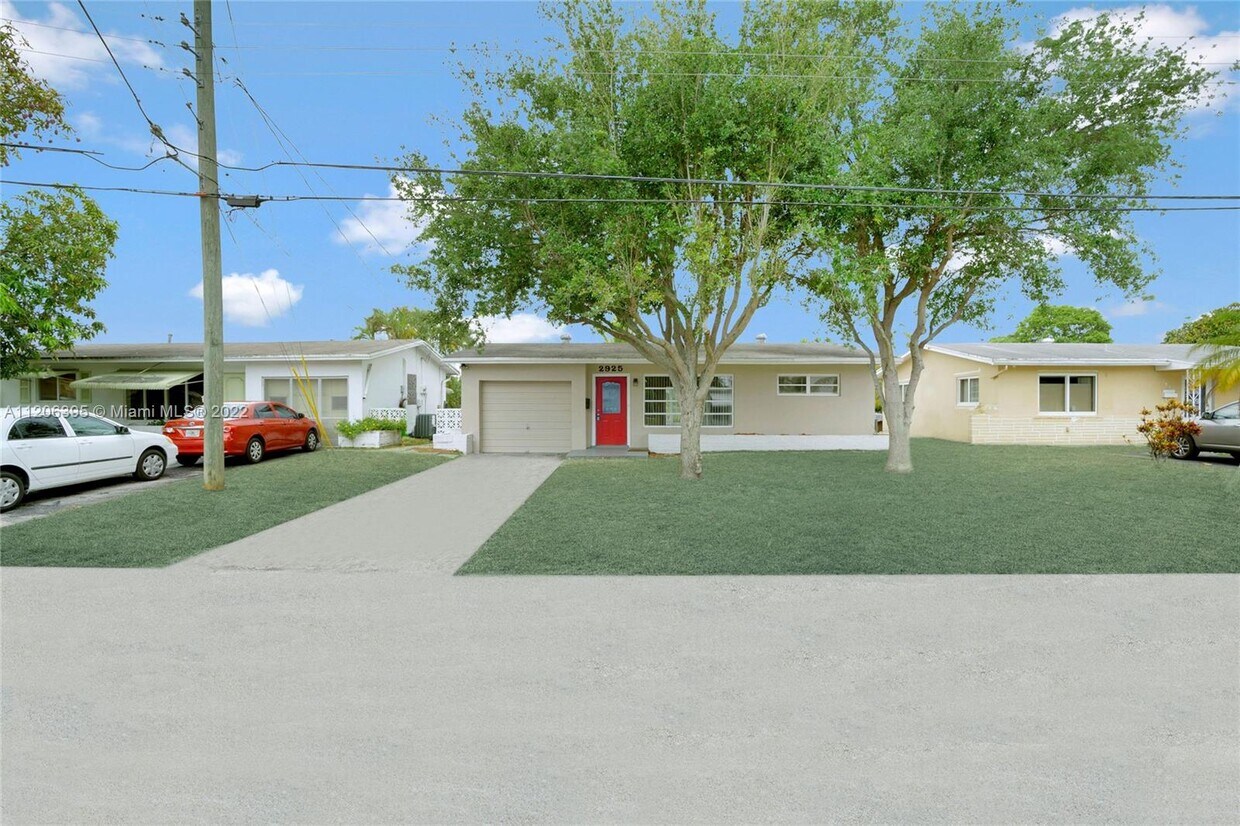 Primary Photo - 2925 NW 69th Ave