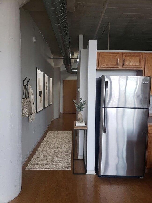 Photo - 1525 S Sangamon St Apartment