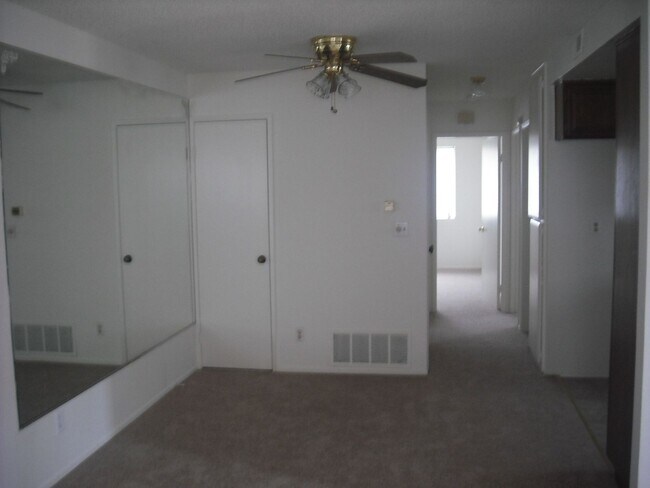 Foto del edificio - Marina Village Penthouse garage & all gas ...