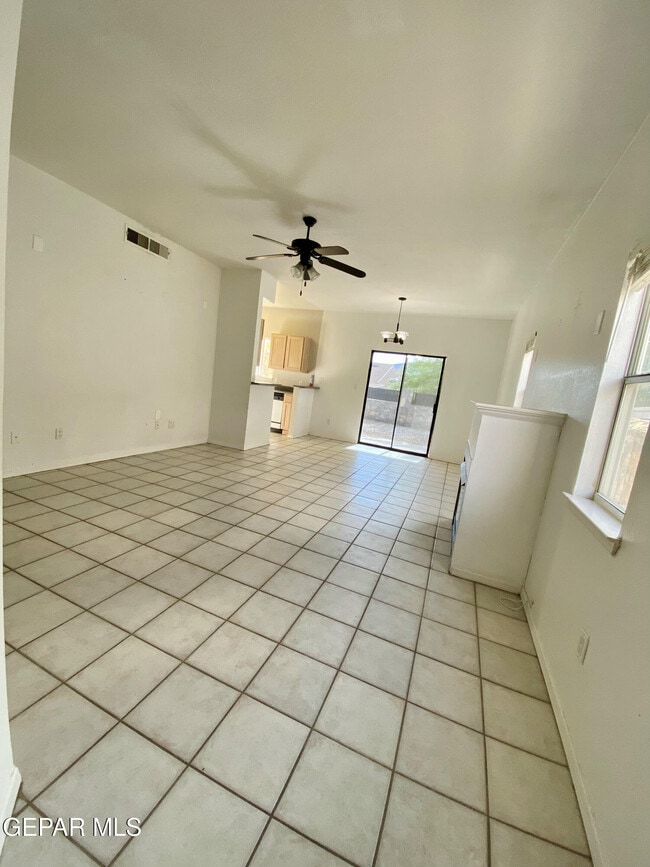 Building Photo - 2215 King James Pl