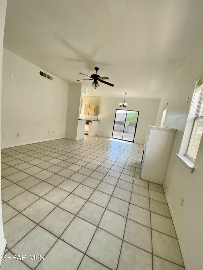 Foto del edificio - 2215 King James Pl