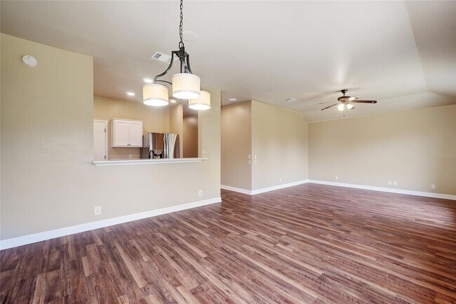 Foto del edificio - 136 Holmstrom St