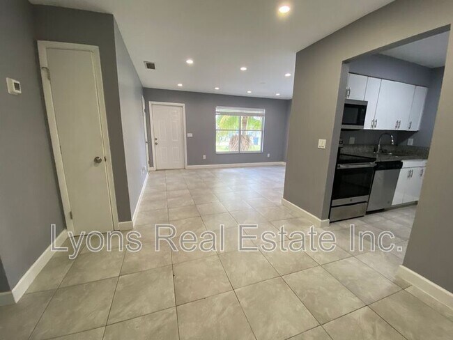 Foto del edificio - 4186 Pine Drop Ln