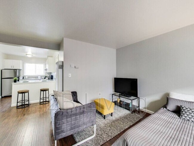 Foto del edificio - 1002 E 23rd St