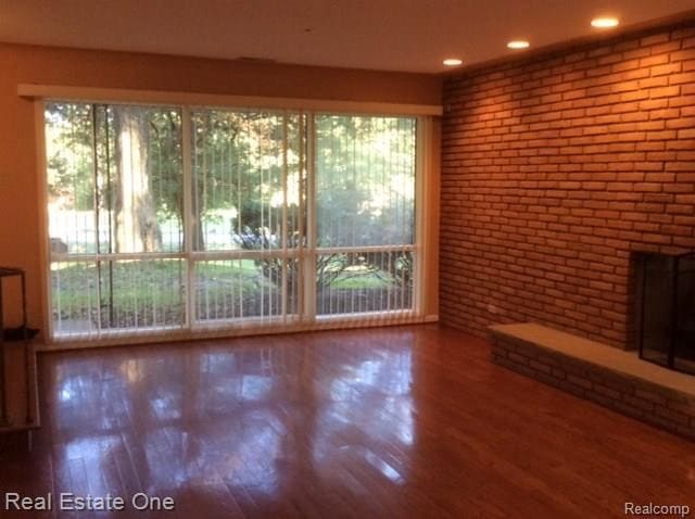 Building Photo - 2765 W Hickory Grove Rd