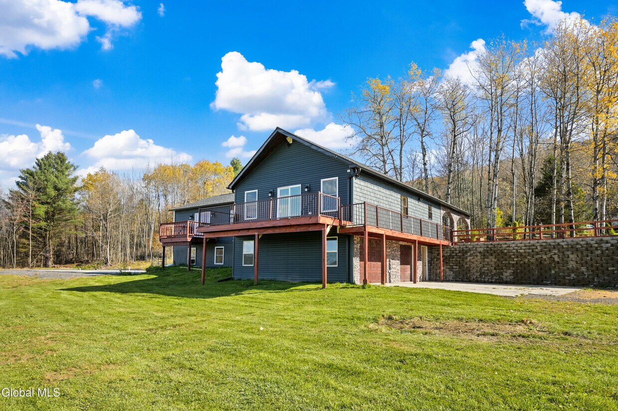 Foto principal - 217 Meade Rd