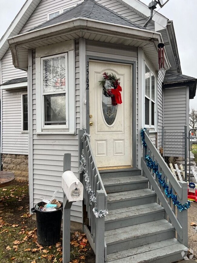 Building Photo - 3562 N 10th St