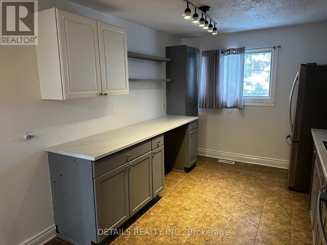 Photo du bâtiment - 733 St Isidore Rd