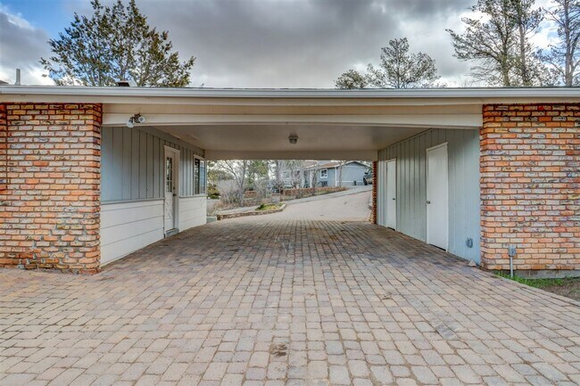 Building Photo - 4 Bedroom Home in Prescott!