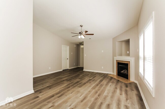 Foto del edificio - 10325 Hugue Way