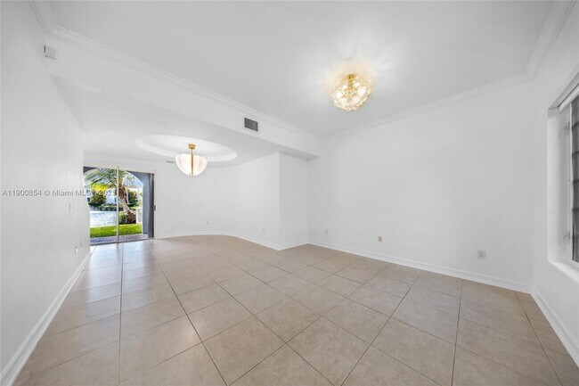 Building Photo - 21025 NE 31st Ave