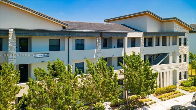 Foto del edificio - 8175 NW 104th Ave