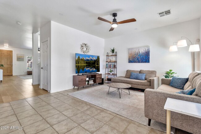 Foto del edificio - 1231 E Canyon Trail