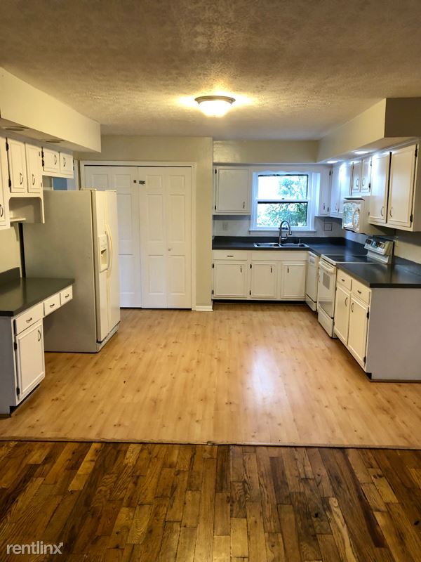 Building Photo - 4 br, 3 bath House - 7002 Green Spring Dr