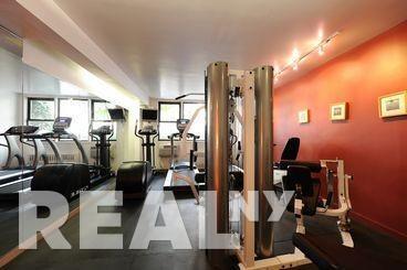 Foto del edificio - 236 E 36th St