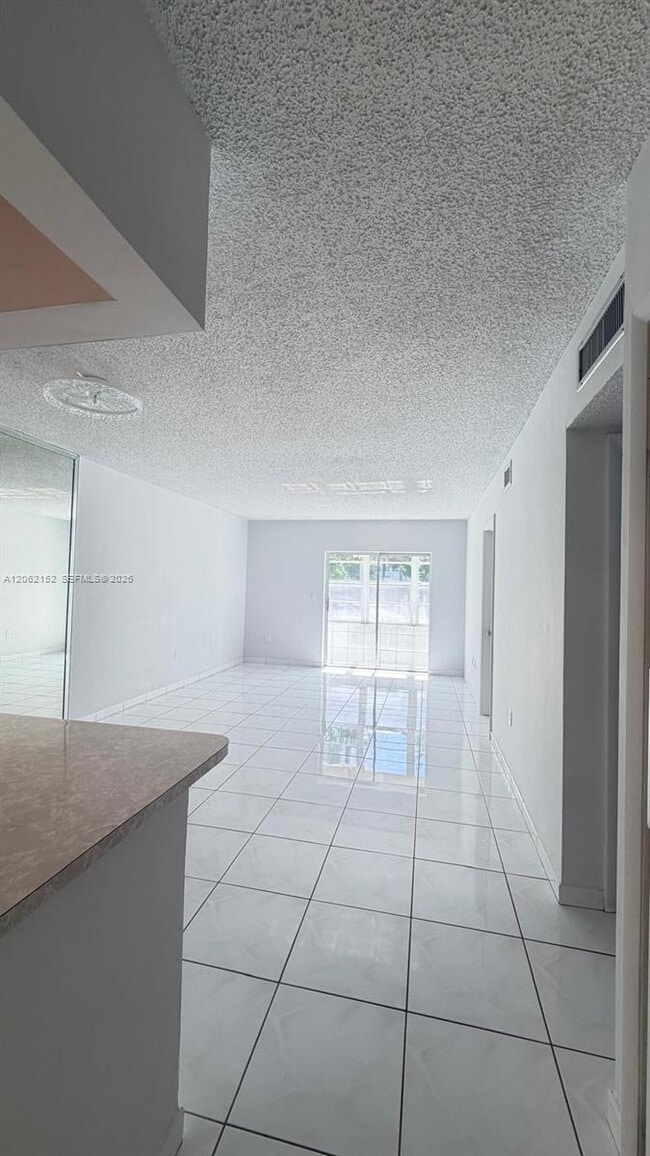 Building Photo - 120 Royal Palm Rd