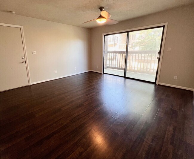 Foto del edificio - 1 Bedroom Apartment in Hampton Club – Move...