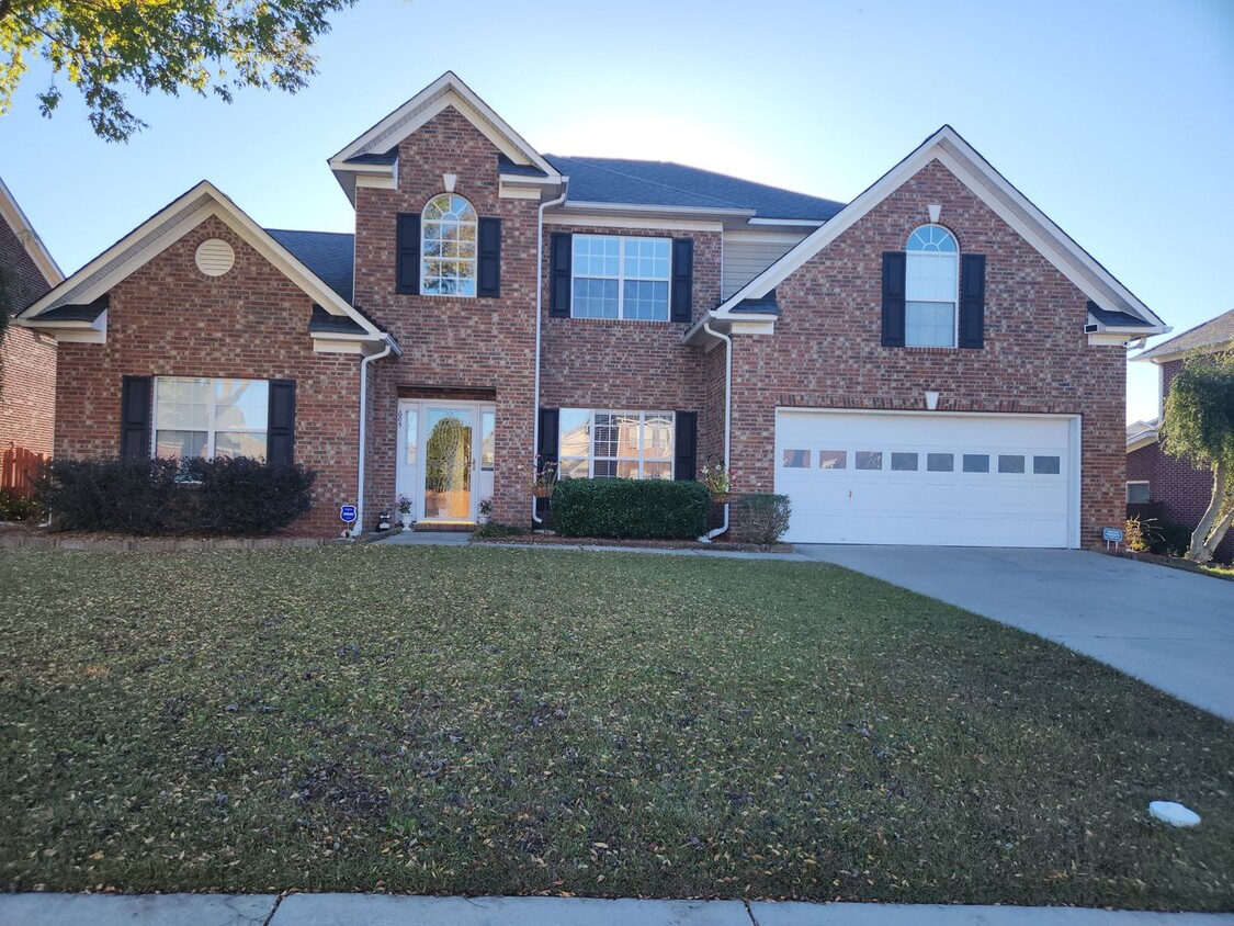 Foto principal - Gorgeous 4 Bedroom 2.5 Bath with a Bonus Room