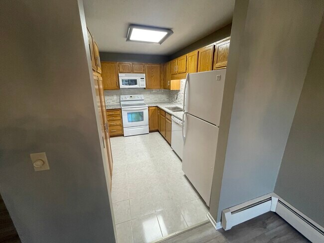 Kitchen - 4300 Trenton Ln N