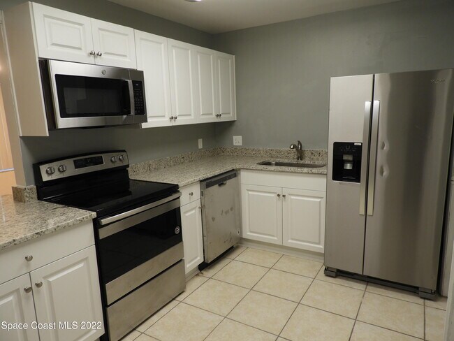 Foto del edificio - 5323 Pinewood Dr NE