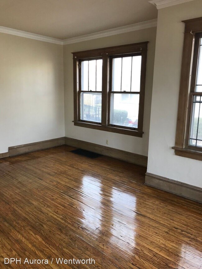 Building Photo - 306 N Locust St