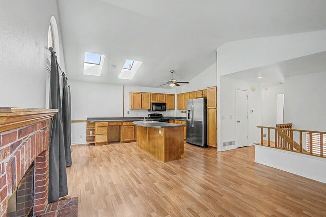 Building Photo - 3731 Shefield Dr