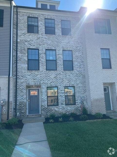 Building Photo - 7405 Calm Retreat Blvd