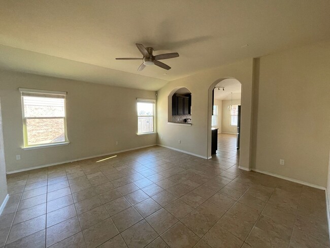 Foto del edificio - 5402 Katy Creek Ln