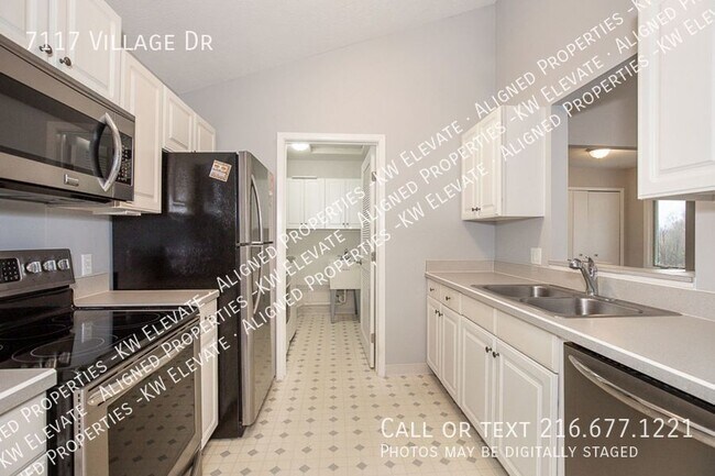 Foto del edificio - 7117 Village Dr