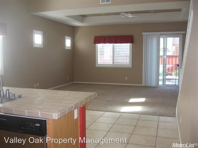 Building Photo - 554 Stetson Dr
