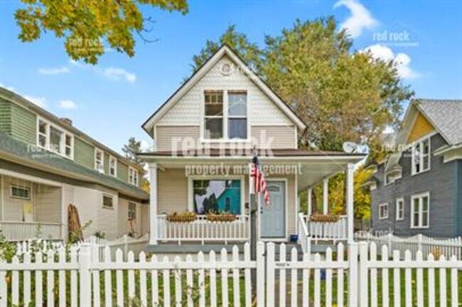 Foto del edificio - 1728 W Gardner Ave