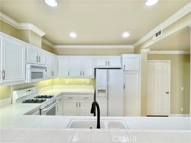 Foto del edificio - 75 Wildflower Pl