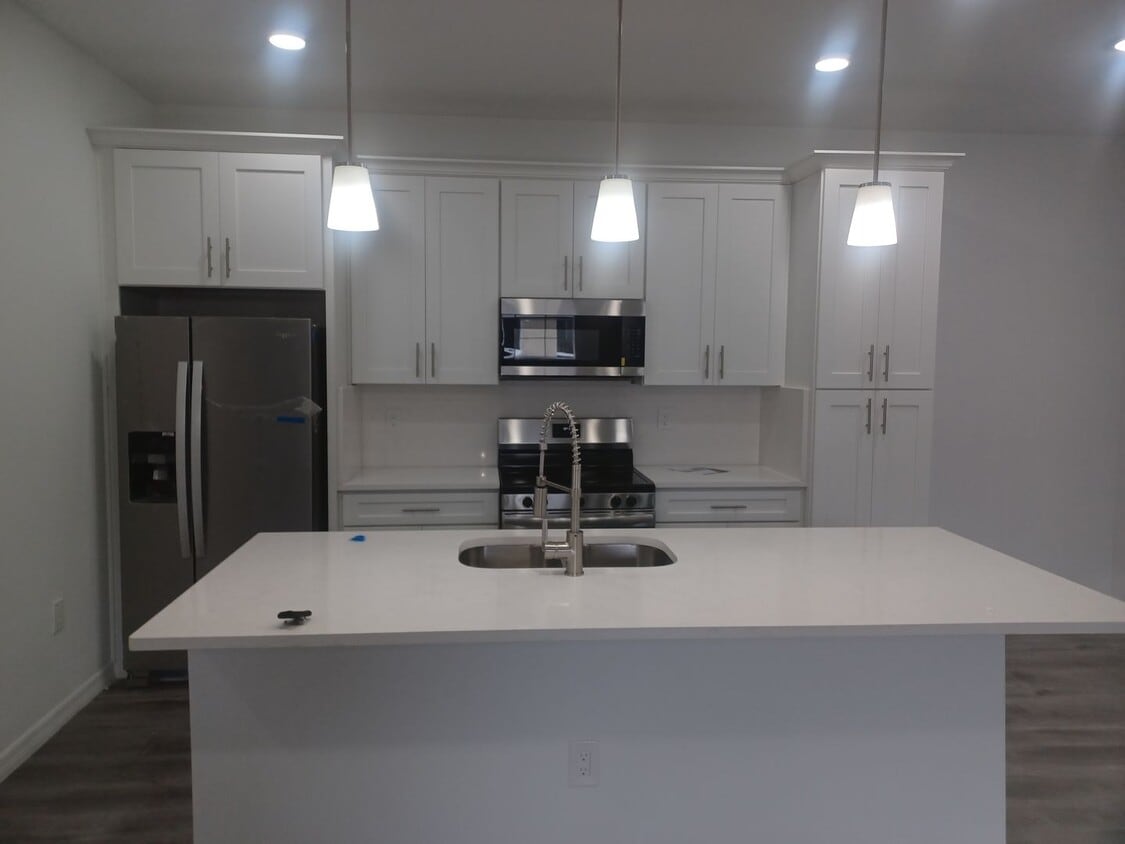 Photo - 4948-4951 30th St SW