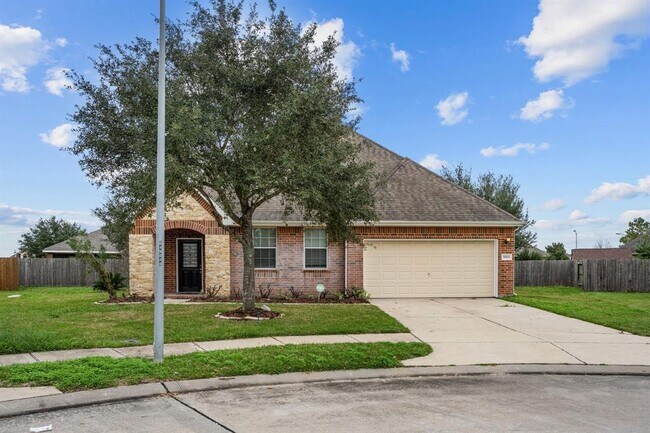 Building Photo - 9303 Cavalier Ln