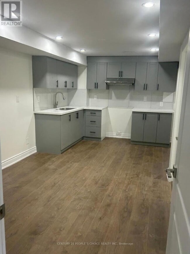 Building Photo - 569 Willmott Crescent