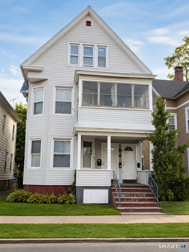Building Photo - 122 Atwater St