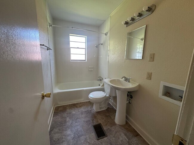 Foto del edificio - 1000 N Denver