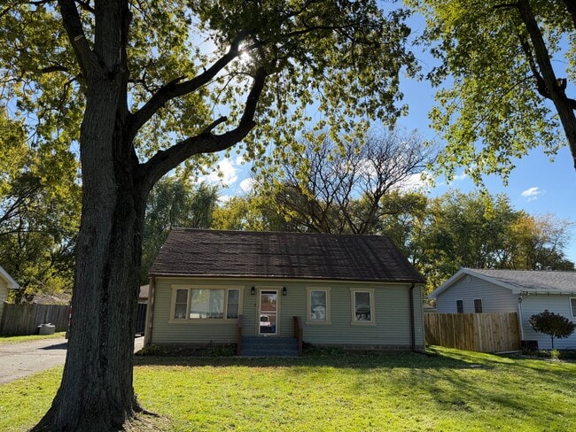 Building Photo - 1713 46th Ave