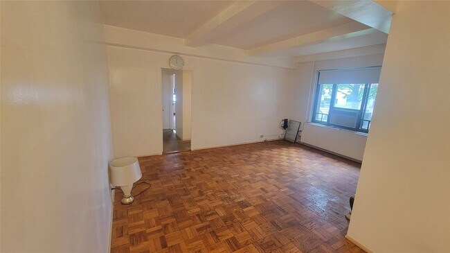 Foto del edificio - 1598 Unionport Rd