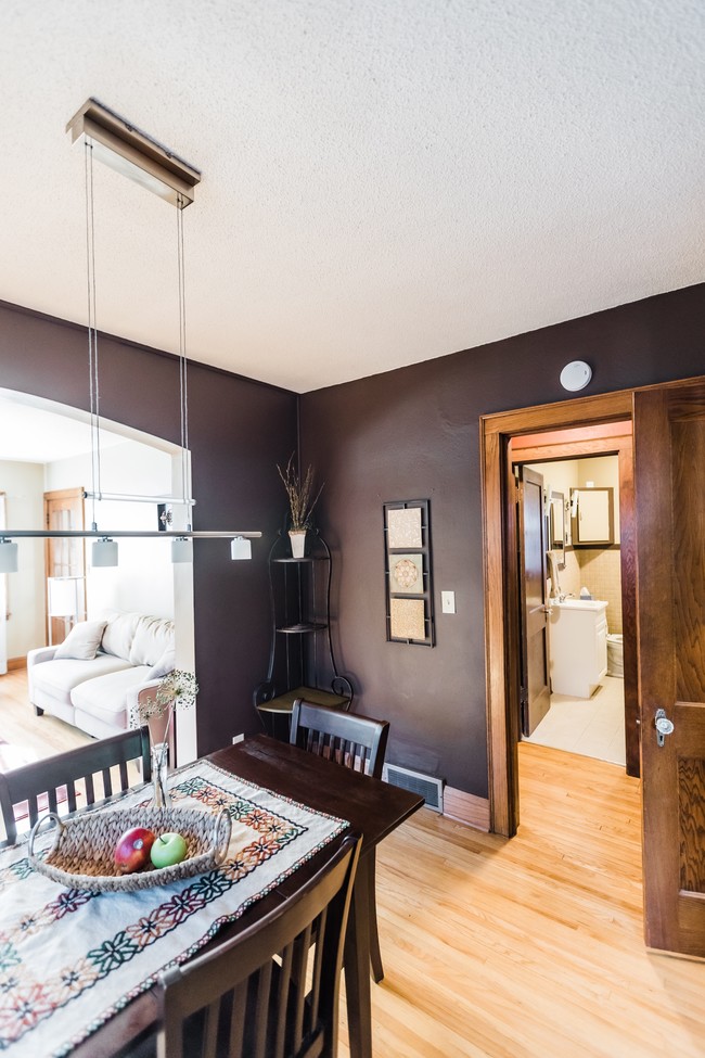 Dining Room - 920 6th Ave SE