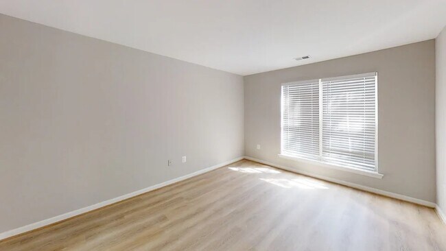 Foto del edificio - 3050 Trevor House Dr
