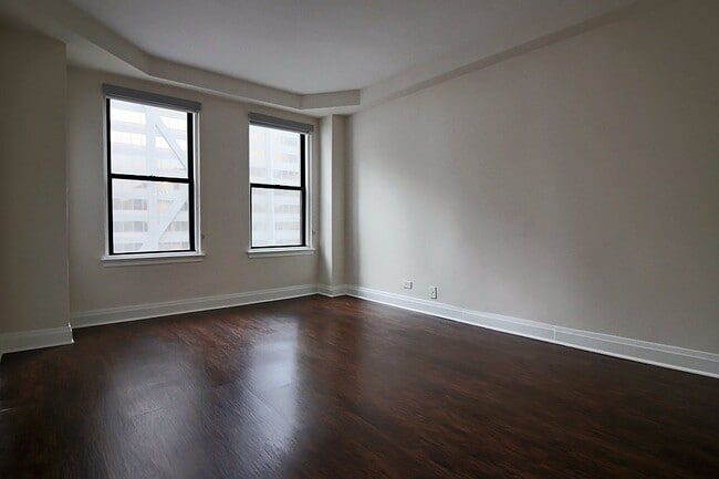 Photo - 187 E Chestnut St (Chicago, IL) Apartment